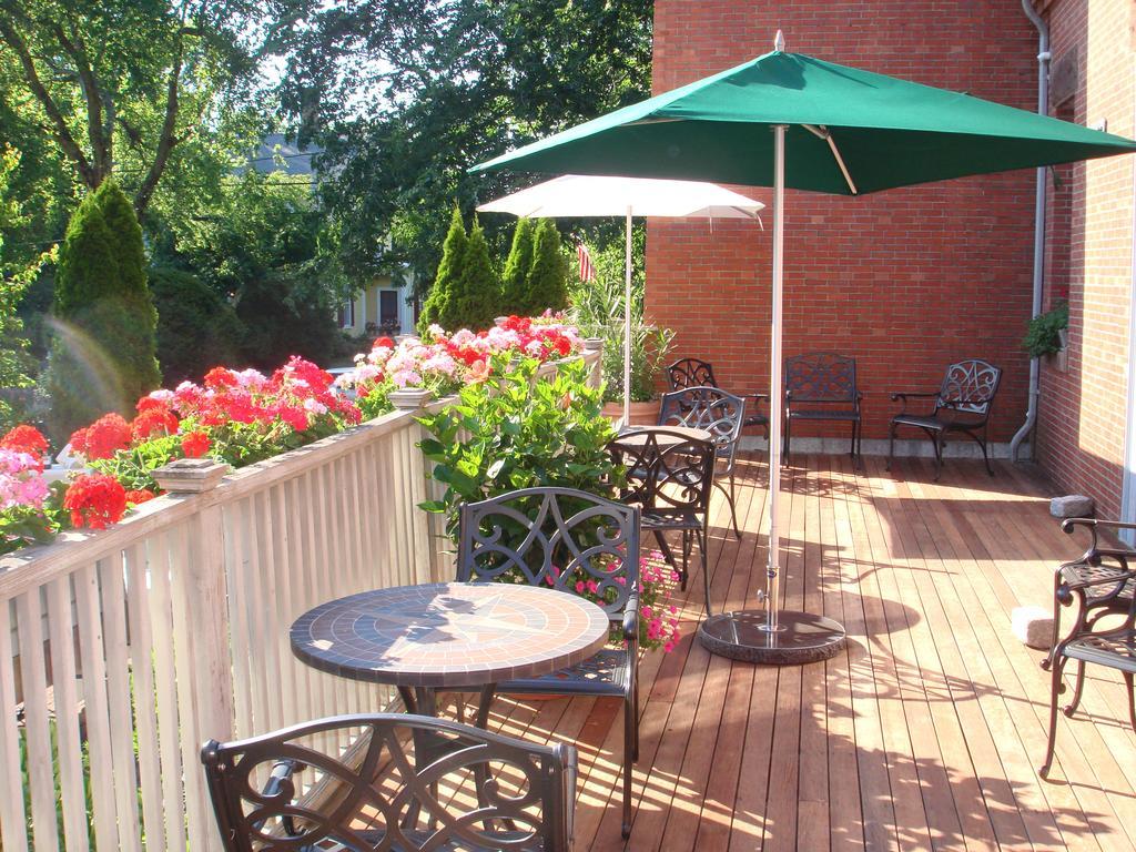 סנדוויץ' Belfry Inn And Bistro מראה חיצוני תמונה