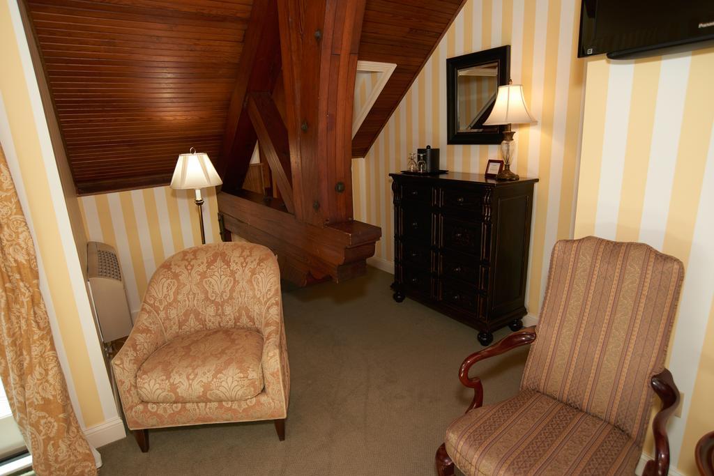 סנדוויץ' Belfry Inn And Bistro מראה חיצוני תמונה