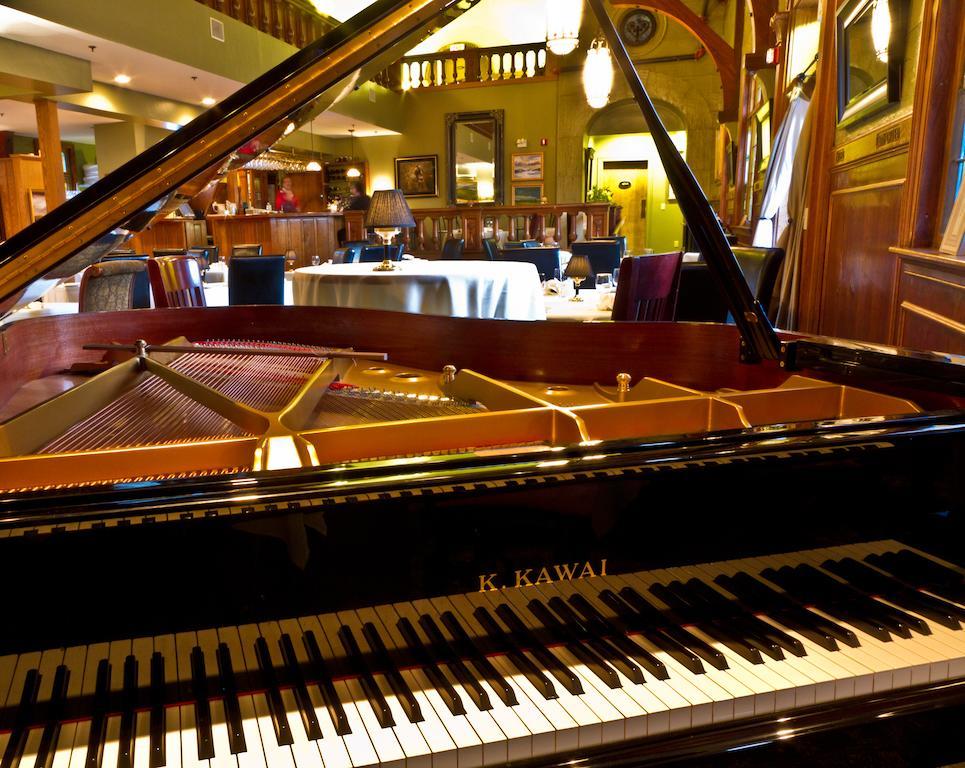 סנדוויץ' Belfry Inn And Bistro מראה חיצוני תמונה