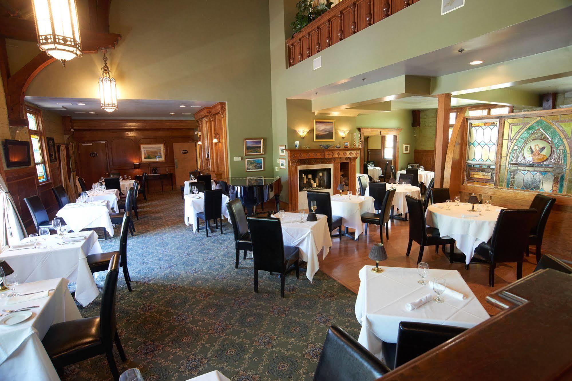 סנדוויץ' Belfry Inn And Bistro מראה חיצוני תמונה