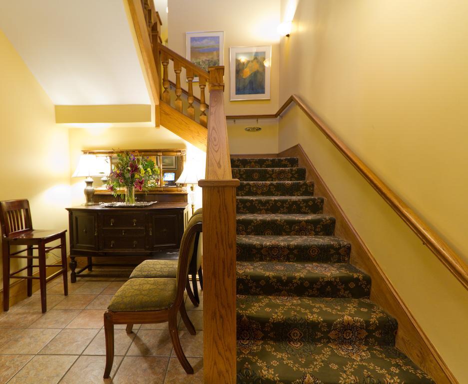 סנדוויץ' Belfry Inn And Bistro מראה חיצוני תמונה