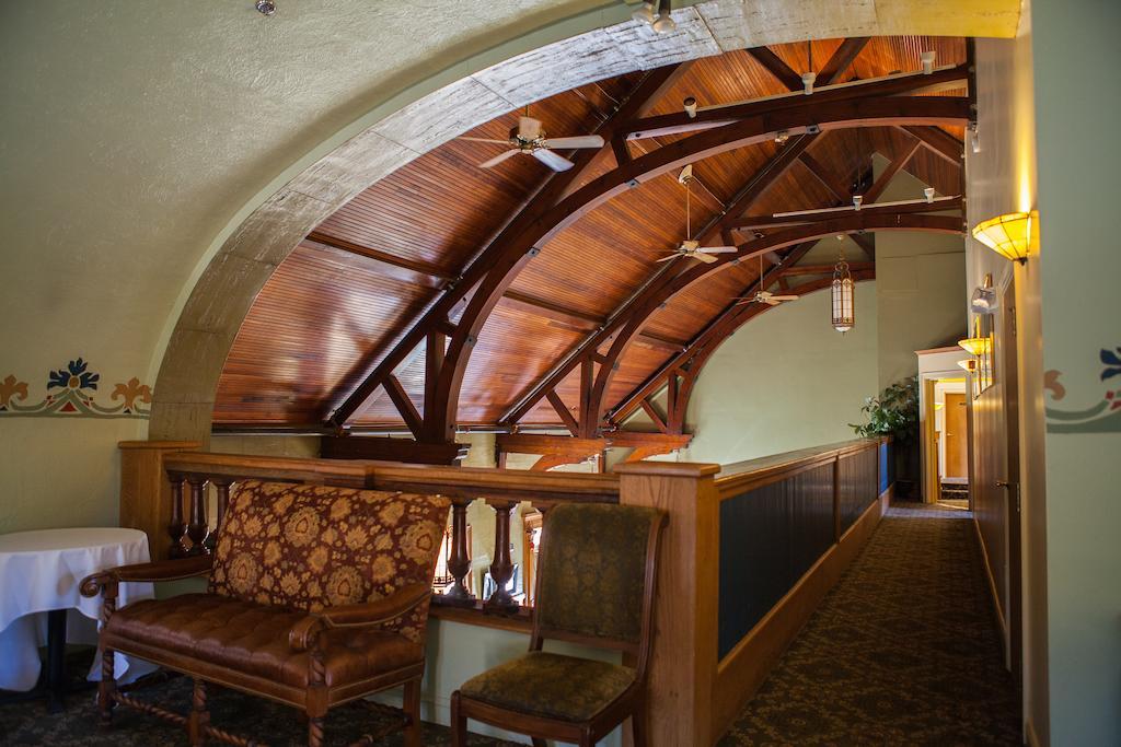 סנדוויץ' Belfry Inn And Bistro מראה חיצוני תמונה