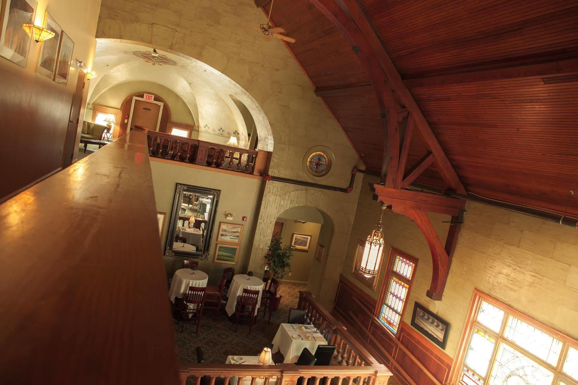 סנדוויץ' Belfry Inn And Bistro מראה חיצוני תמונה